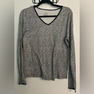Cuddl Duds Womens Softwear Lace Sz Medium Animal Print‎ Long Sleeve V Neck Top